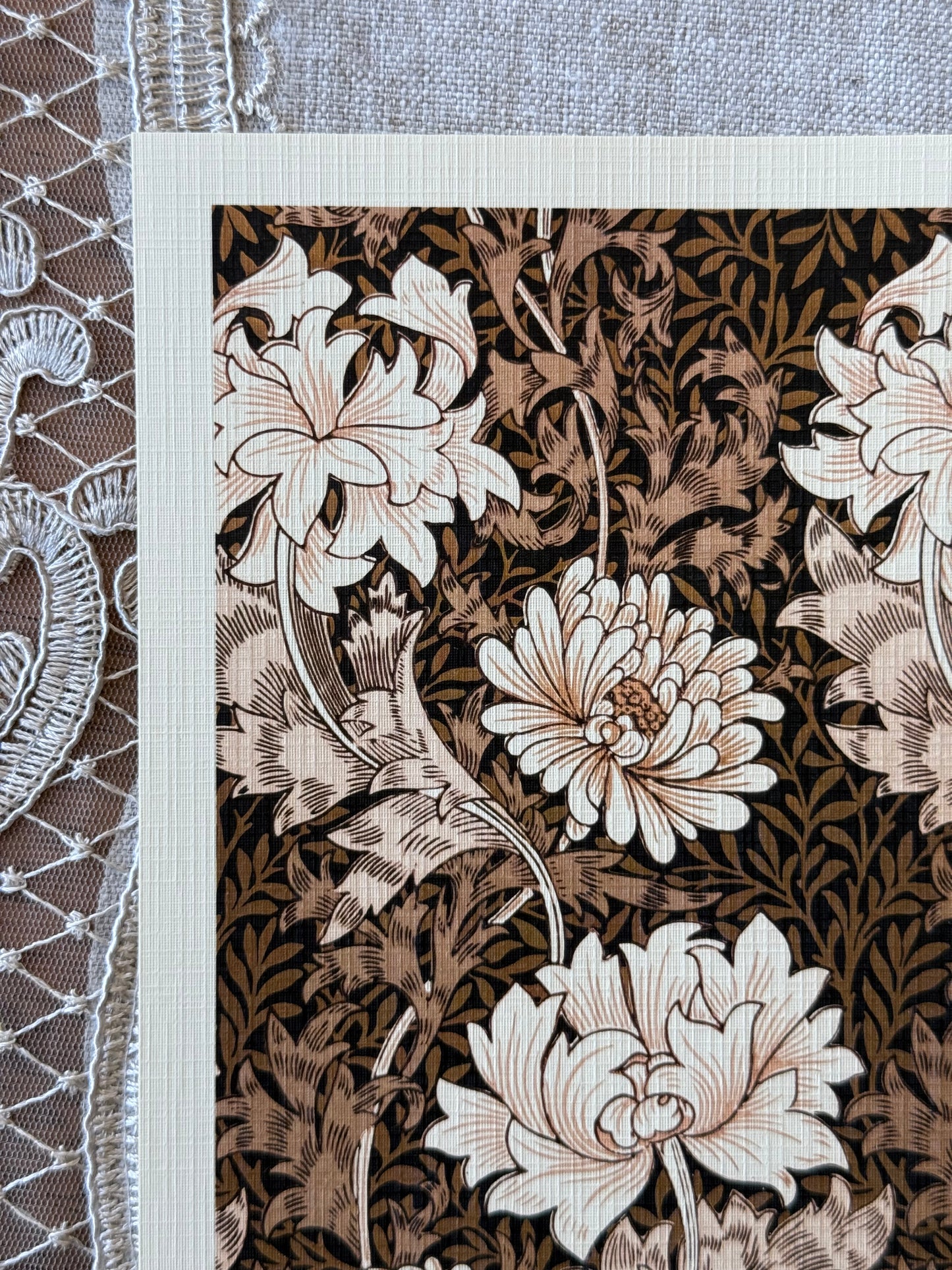 William Morris: Chrysanthemum Pattern